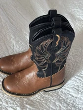 CHILDS ROLLDA WESTERN STYLE BOOTS SIZE 8