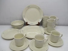 Vtg Corelle  LACE BOUQUET ( 24pcs )  4 Dinner-4 Bowls-9 Cups-4 Saucers-3 Salad