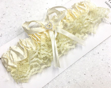 Darice Save The Date Ivory Lace Wedding Garter Bride Heart Accent New in Package