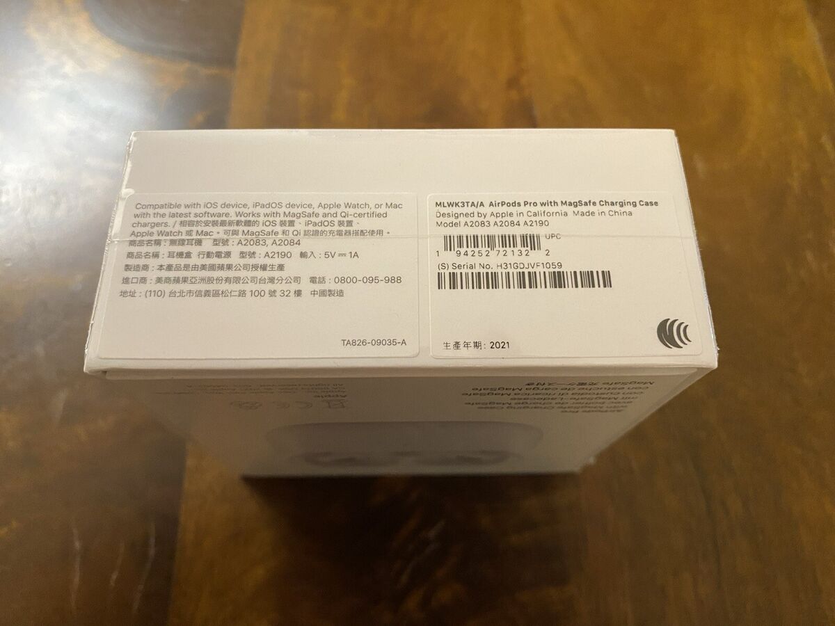 Apple AirPods Pro w/ MagSafe Charging Case (1st Generation Apple AirPods Pro w/ MagSafe Charging Case (1st Generation