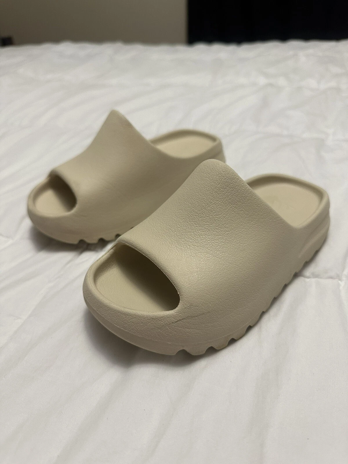 Adidas Yeezy Slide Kids Bone FZ5902 taglia 12K SENZA SCATOLA Buone condizioni