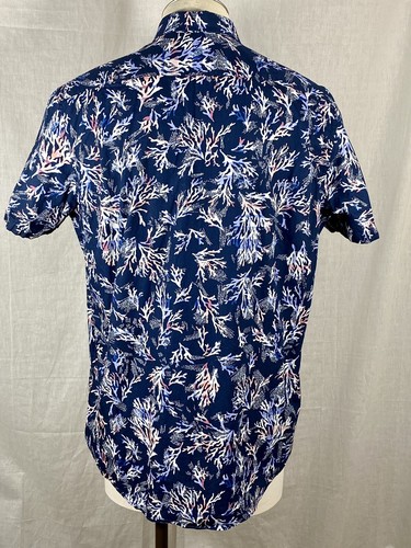 Michael Kors Island life short sleeve button down casual shirt. Size: XL - Picture 4 of 8
