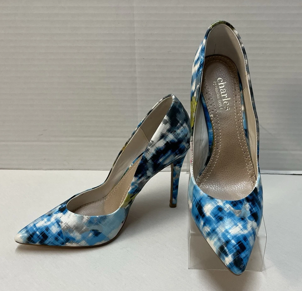 Zapatos de tacón de aguja Charles by Charles David Sublime punta talla 6M acuarela usados en excelente estado Foto 2 de 4