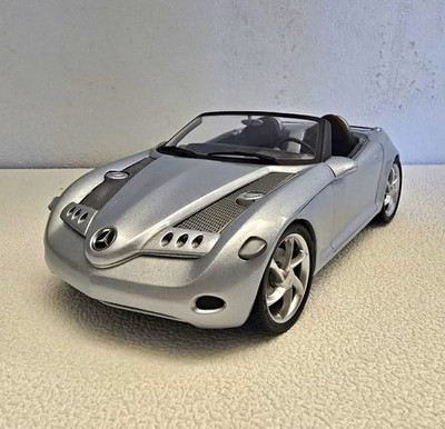 Modellauto Mercedes-Benz SLA Roadster 1:18 Gate