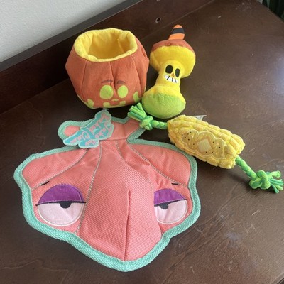 Bark Box Dogsgiving Corn Tug Jake the Baked Clam Squeak Poison Candy Apple Toy