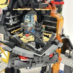 LEGO The LEGO Ninjago Movie: Garmadon's Volcano Lair (70631) Complete