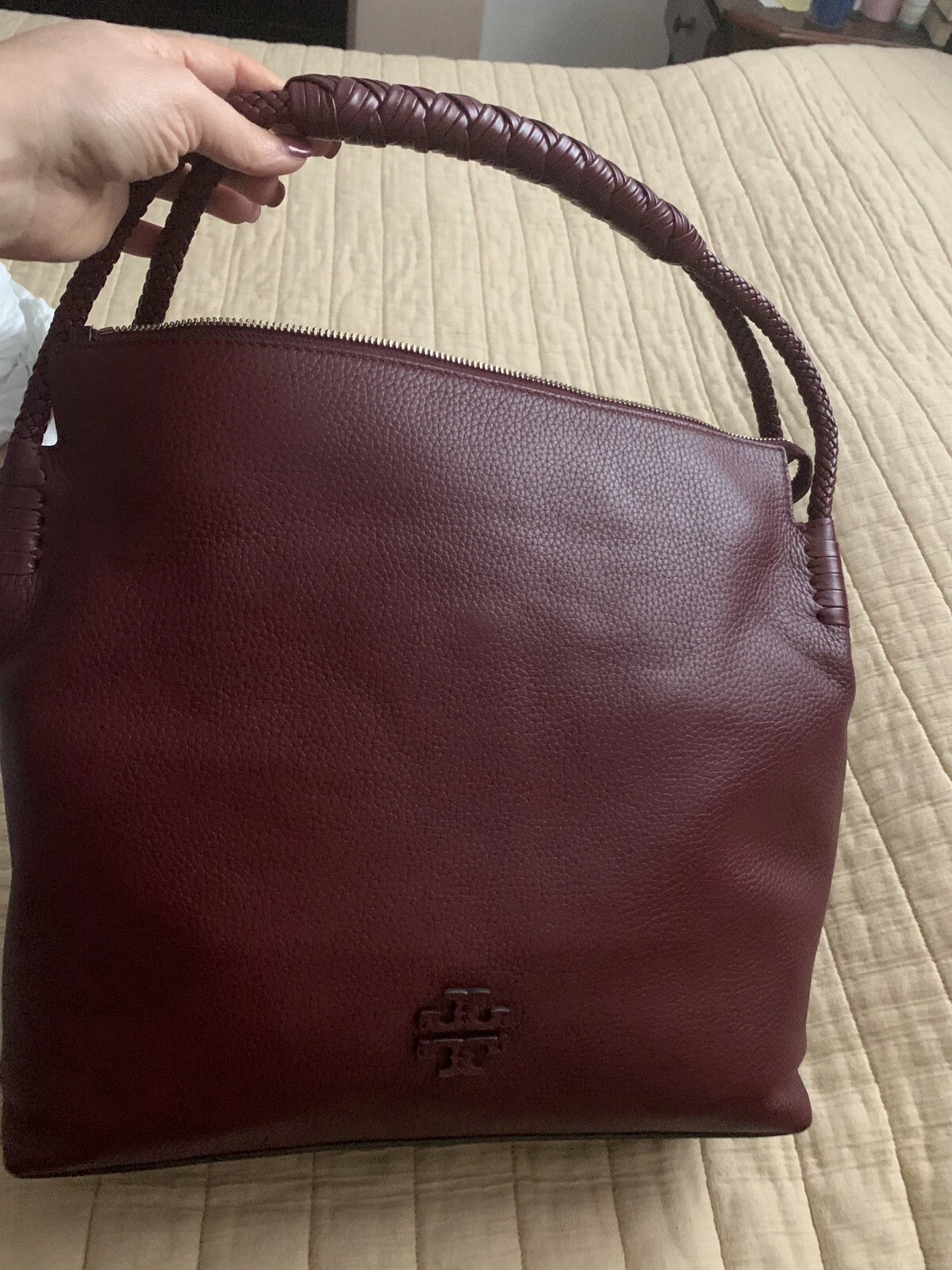 Borsa hobo Tory Burch in pelle bordeaux. Splendido. Nuovissimo!