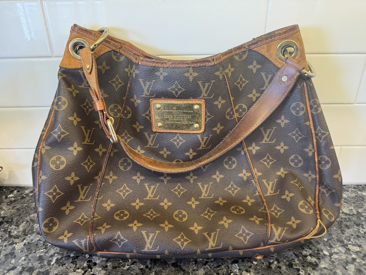 Louis Vuitton Dark Brown Monogram galliera pm shoulder hobo bag Louis Vuitton Monogram Galliera PM Shoulder Bag - A World Of  main image 3