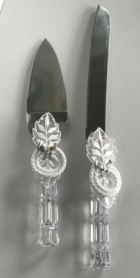 Juego de Servidor de Pasteles de Boda Western, Blanco con Dije de Bota de Vaquero Plateado Foto 3 de 4