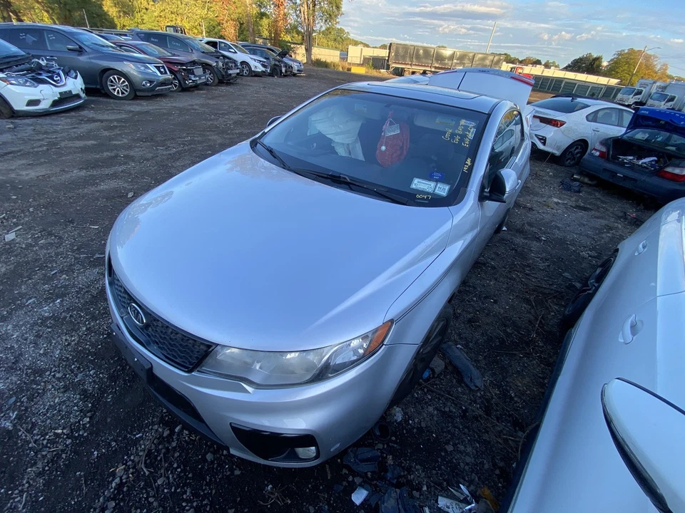 Used Left Tail Light Assembly fits: 2011 Kia Forte Cpe quarter panel mounted inc - Image 2 of 4