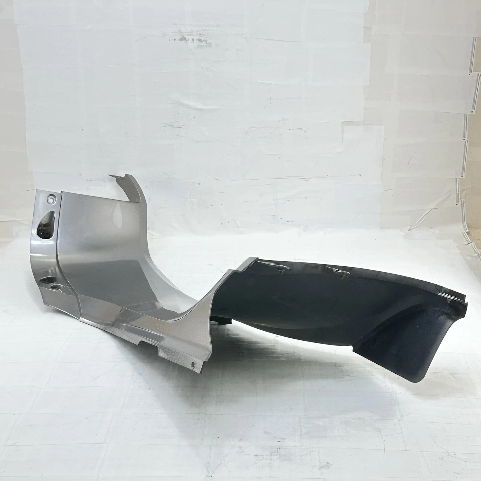 2012 CAN-AM SPYDER RT-S SE5 RIGHT SIDE FAIRING BODY LATERAL PANEL SILVER PLASTIC