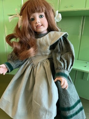 Vintage 1994 Ashton Drake Wendy Lawton Little Women BETH Porcelain Doll 14'' Grn