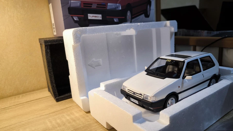 Modellino Fiat Uno Turbo Bianca - Immagine 2 di 4