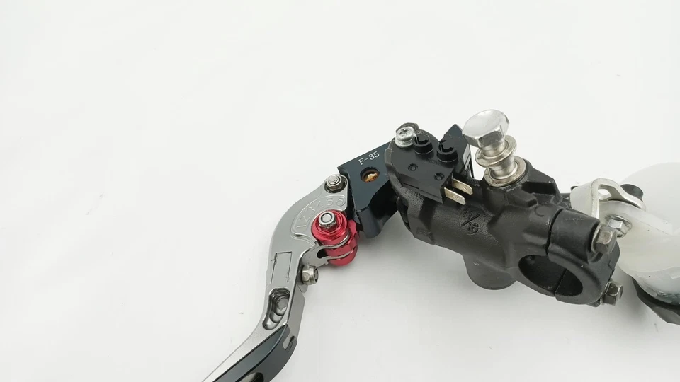 Maitre-cylindre avant SUZUKI 1000 GSXR 2009 à 2011 - Photo 2/4