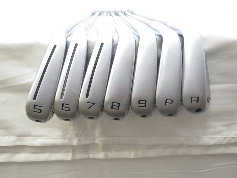 Used TaylorMade P-790 Forged Iron Set 5-PW,AW Mitsubishi MMT Stiff Flex Graphite - Image 2 of 4