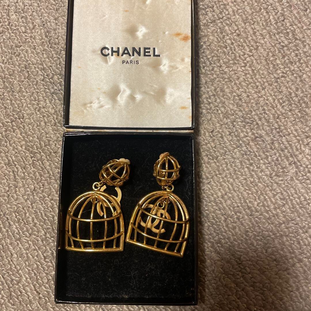 CHANEL CC Logos Bird Cage Basket Clip-On Earrings Gold Tone 93A Auth w/Box #0535