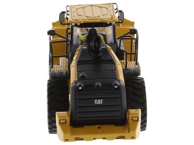 CAT CATERPILLAR 966 WHEEL LOADER WITH OPERATOR 1/50 BY DIECAST