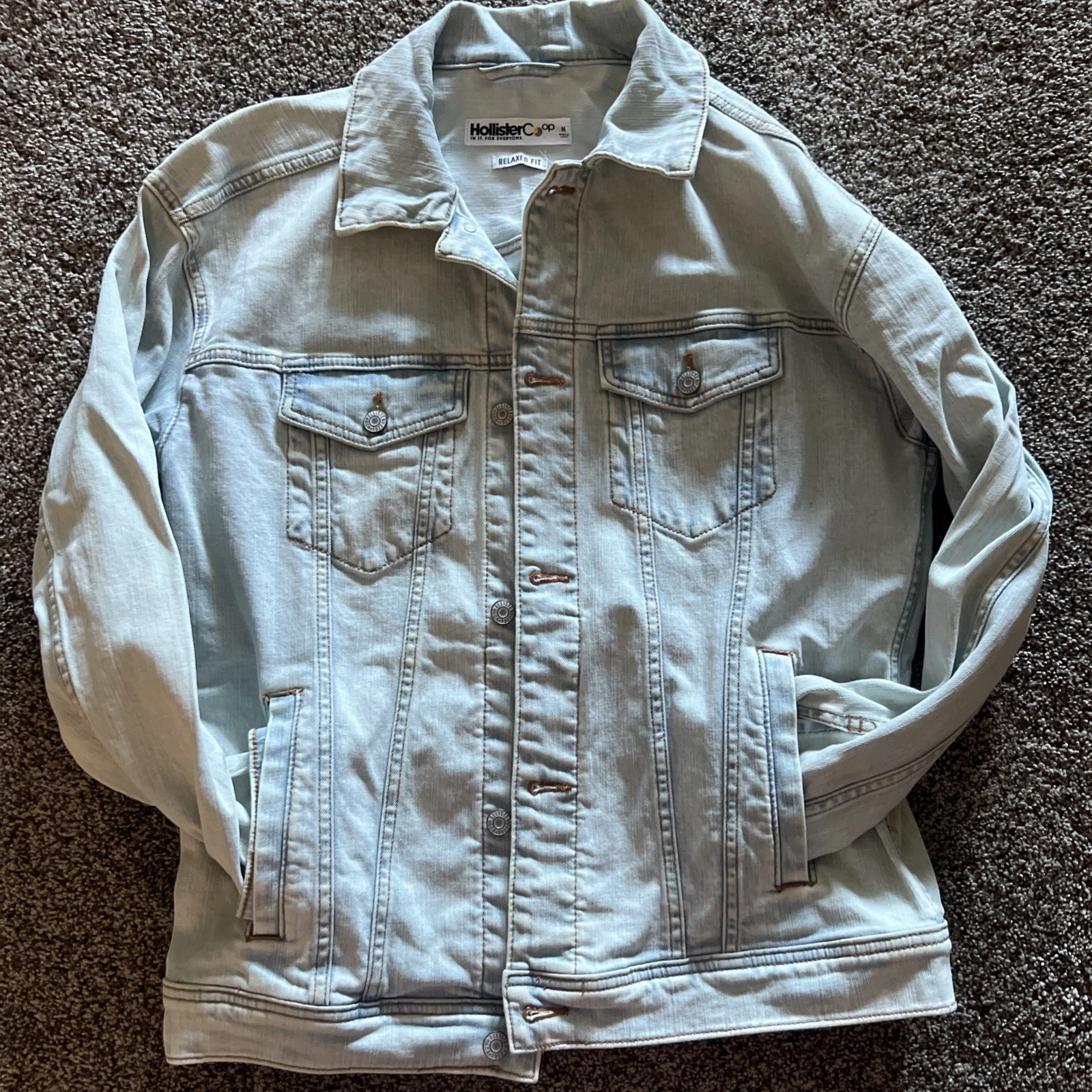 NWOT Hollister Men's Acid Wash Blue Jean Jacket Button Up Medium Trucker Denim