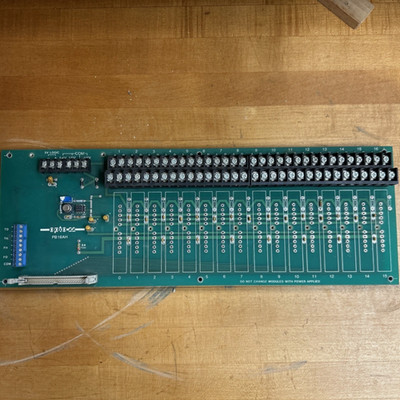 Opto 22 PB16AH Analog Mounting Rack
