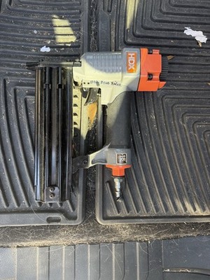 HDX Pneumatic 18-Gauge Brad Nailer   Used, Barely Used, Works Great