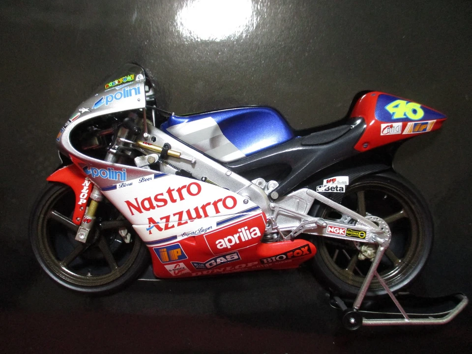 Valentino Rossi Aprilia 125 WORLD CHAMPION 1997 Nastro Azzurro 1/12 Scale MotoGP - Image 3 of 4