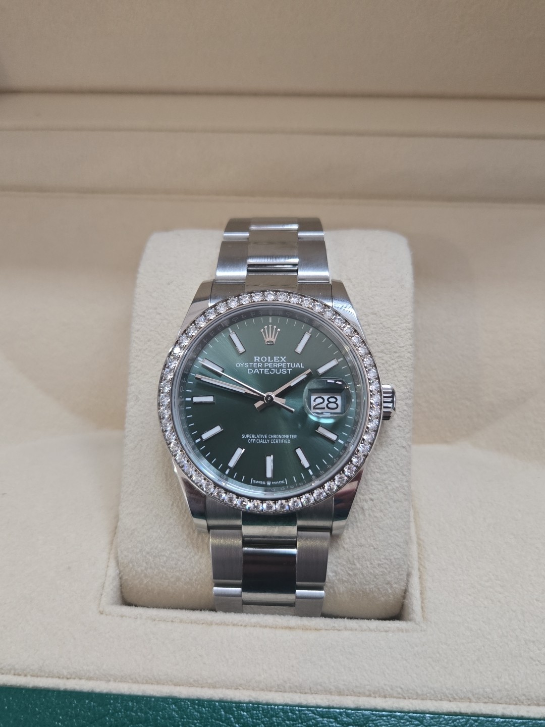 Rolex Oyster Perpetual DATEJUST image 6