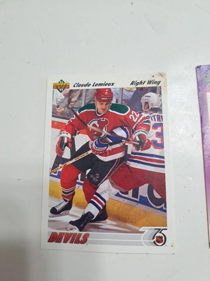 Lote de 3 tarjetas mixtas de hockey Claude Lemieux, Dimitri Khristich, Brian Gionta Foto 2 de 4
