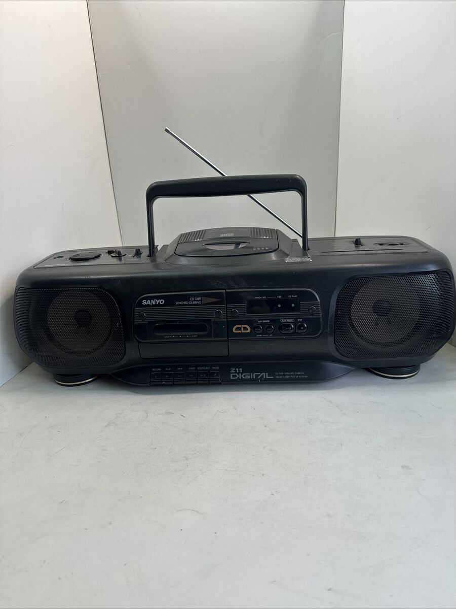 Vintage Sanyo Z-11 Boombox AM FM Radio CD Player Cassette Vintage Sanyo Z-11 Boombox AM FM Radio CD Player Cassette