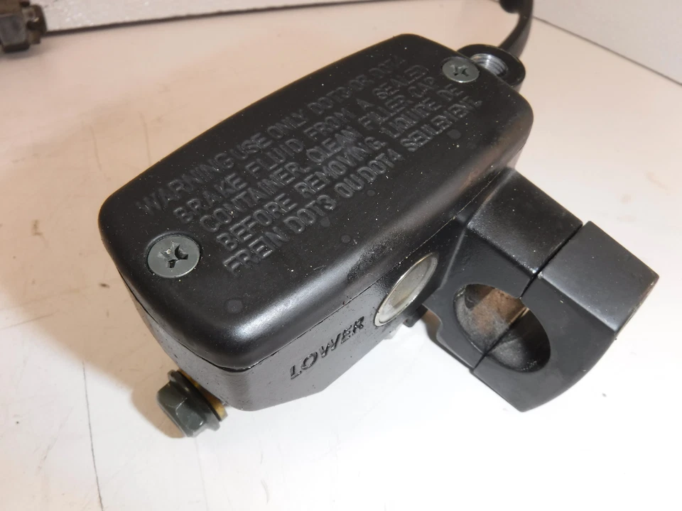 Kawasaki Vulcan 900 2006 OEM freno delantero cilindro maestro Foto 4 de 4