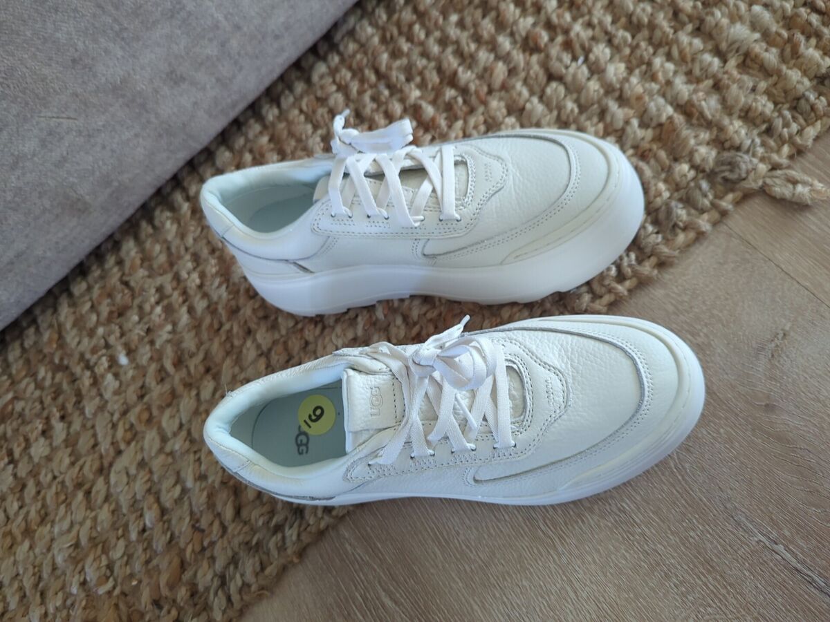 UGG WHITE LEATHER MARIN MEGA LACE 2 1/4' PLATFORM SNEAKERS UGG WHITE LEATHER MARIN MEGA LACE 2 1/4' PLATFORM SNEAKERS