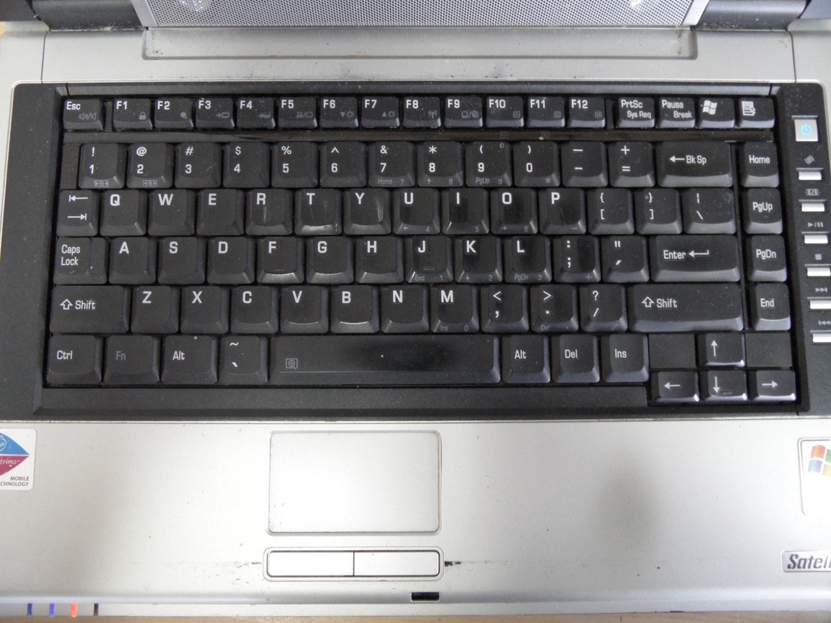 Toshiba Satellite M55 M55-S3262 Laptop 4 Parts Booted Windows Hard