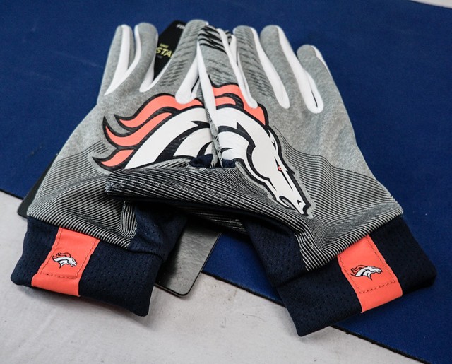 Nike NFL Denver Broncos Stadium Football Gloves Lightweight Adult XXL
