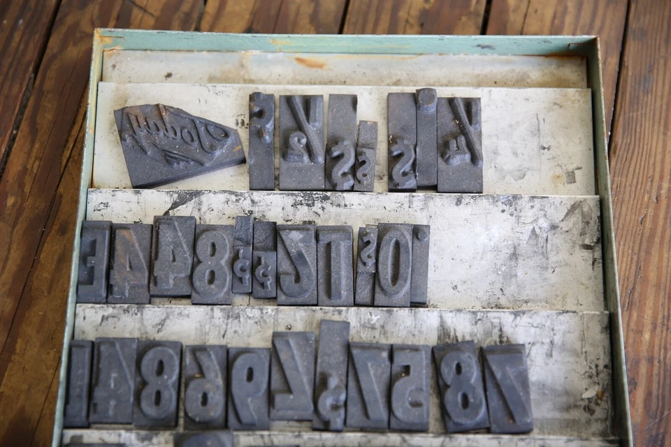 Vintage Typeset drawer letterpress Number Stamps Magnetic Rubber metal tray - Image 3 of 4
