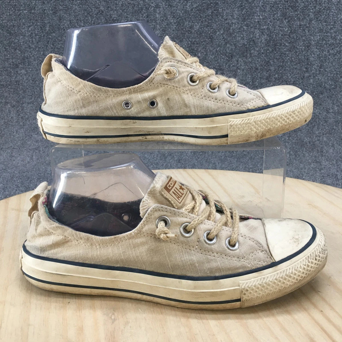 Converse toe outlet