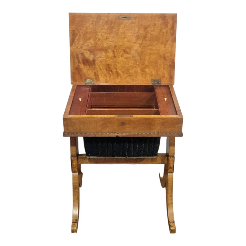 Antique continental sewing work storage console table - side occasional table - Image 3 of 4