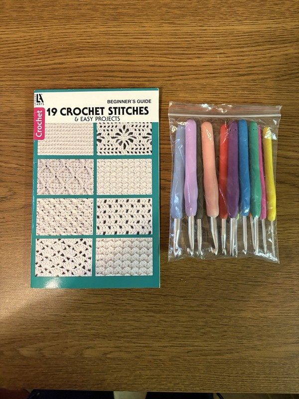Soft Handle 12 PCS Set Crochet Hooks & Beginners  Crochet Guide