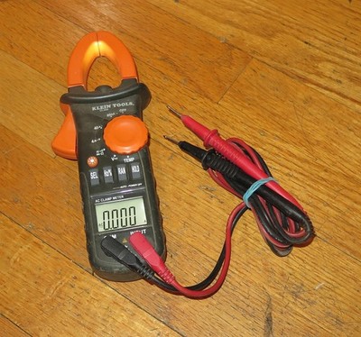 Klein Tools CL200 AC/DC Clamp Voltage Tester Continuity with Leads