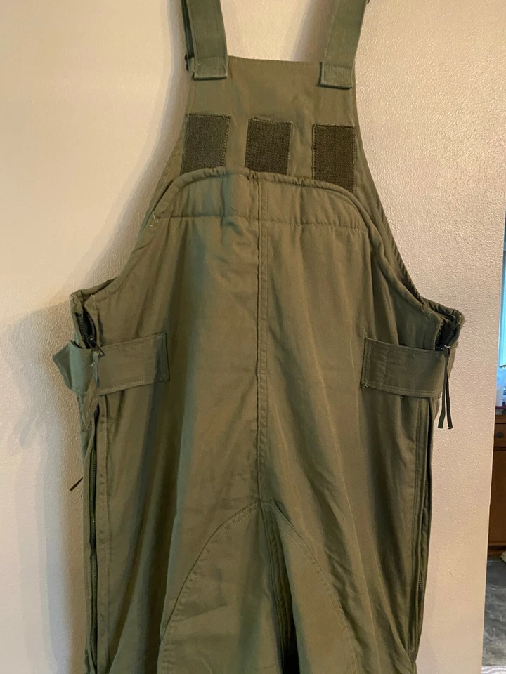 Mono militar aislado para tripulantes y tripulantes montado para clima frío mediano Foto 4 de 4