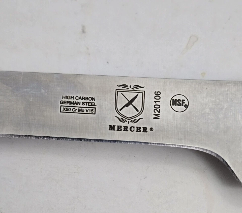 Cuchillo deshuesador rígido Mercer Culinary Genesis 6" acero alemán de alto carbono Foto 3 de 4
