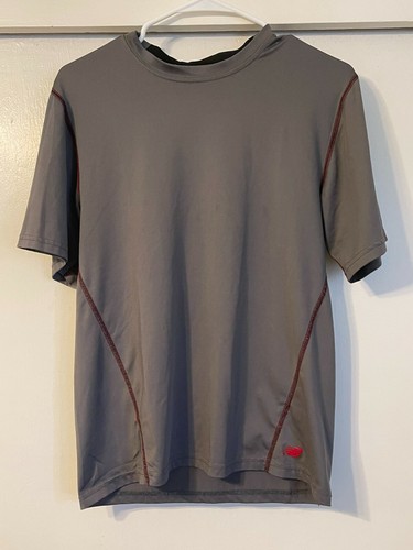New Balance, New Balance Size Medium Gray Short Sleeve T Shirt Top NB 40” X 26” GUC A8