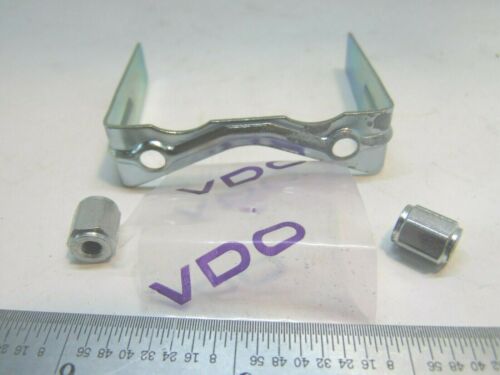 600-402-1  VDO 2-1/16" VDO Gauge Mounting Bracket And Nuts - Zdjęcie 1 z 6