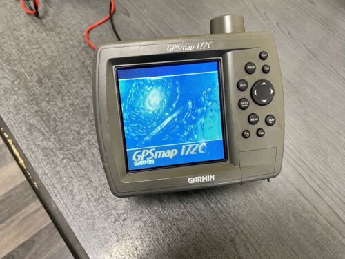 Garmin GPSMAP 172c Sounder Marine  Chartplotter With Integrated Antenna - Picture 1 of 8