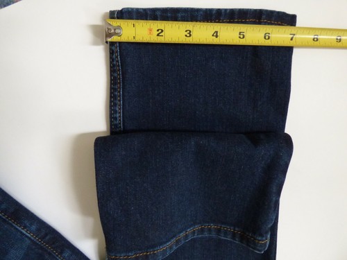 Pantalones de mezclilla para hombre Wrangler Taper Fit talla 31x32 - Imagen 4 de 5