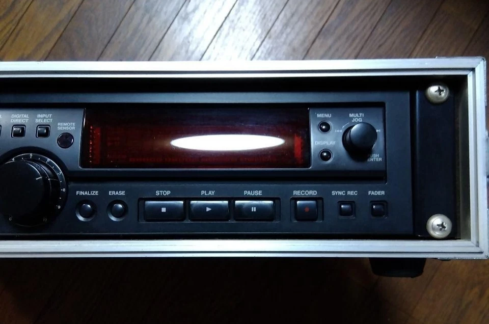 TASCAM CD-RW700 Professional CD Rewritable Recorder Player Used From Japan - Image 4 of 4