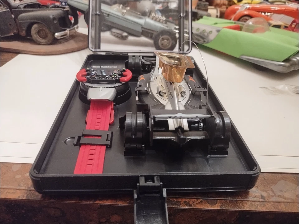 McLaren Kimi Raikkonen #6 RC F1 Racing Car 1:24 Scale - Image 3 of 4