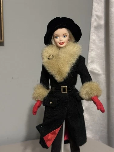 1998 City Seasons 'Winter in New York' Collector's Edition Barbie Doll (19429)