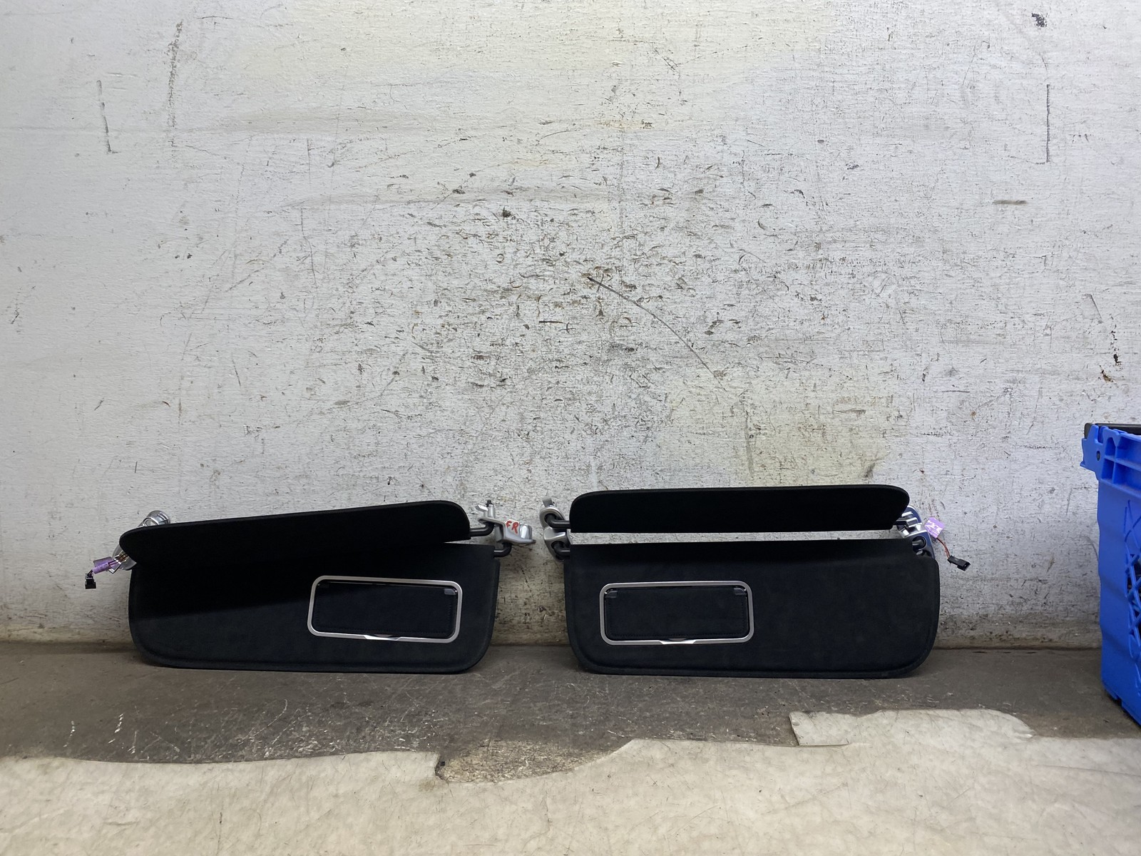 2020-2025 ASTON MARTIN DBX OEM RH LH ILLUMINATED DUAL BLADE SUN VISOR SHADE SET