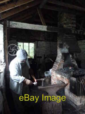 Foto 6x4 COAM 103: Der Schmied bei der Arbeit Chorleywood c2011