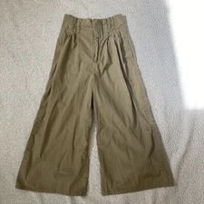 Who What Wear sz 6 Sm high waist pleated wode leg khaki tan pants