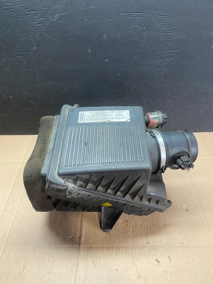 2008 Chevrolet Avalanche 1500 Air Cleaner 5.3L OEM 15908905 E3781 - Image 4 of 4